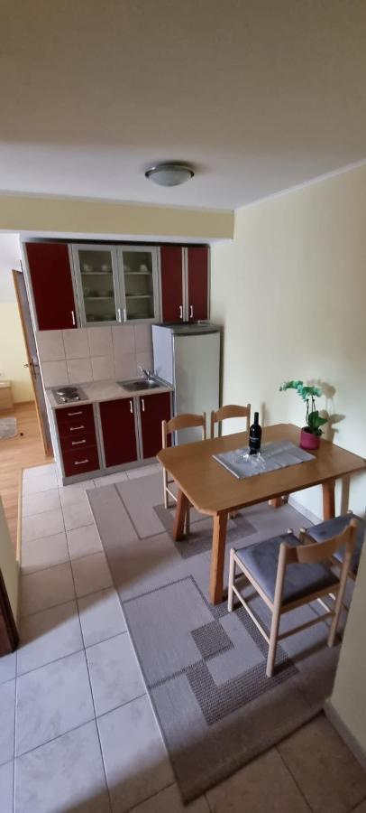 Apartmani Italo Биоград-на-Мору Экстерьер фото