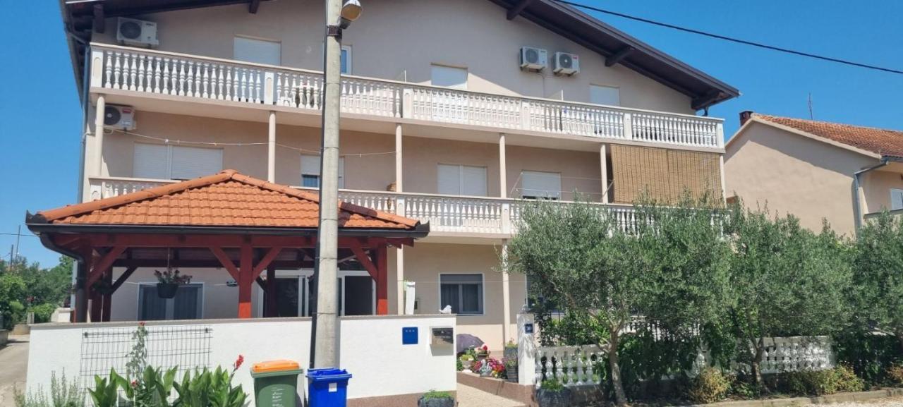 Apartmani Italo Биоград-на-Мору Экстерьер фото